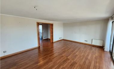 Iluminado y amplio departamento en sector oriente de Viña del mar .