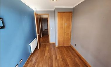 Iluminado y amplio departamento en sector oriente de Viña del mar .