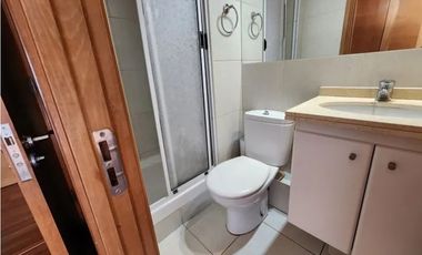 Iluminado y amplio departamento en sector oriente de Viña del mar .