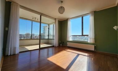 Iluminado y amplio departamento en sector oriente de Viña del mar .