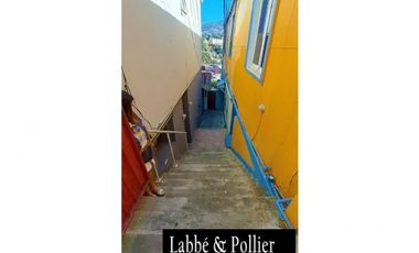 GRAN PROPIEDAD CON 4 DEPTOS INDEPENDIENTES, CERRO CONCEPCIÓN