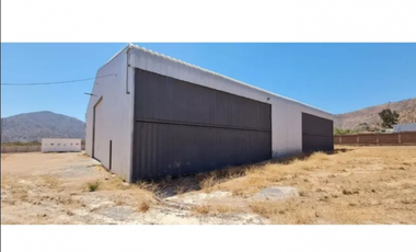 VENTA TERRENO INDUSTRIAL CON GALPÓN NUEVO - CURACAV