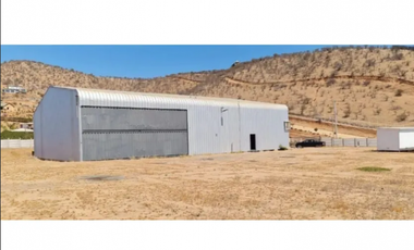 VENTA TERRENO INDUSTRIAL CON GALPÓN NUEVO - CURACAV