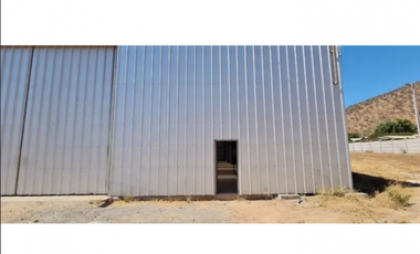 VENTA TERRENO INDUSTRIAL CON GALPÓN NUEVO - CURACAV