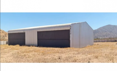 VENTA TERRENO INDUSTRIAL CON GALPÓN NUEVO - CURACAV