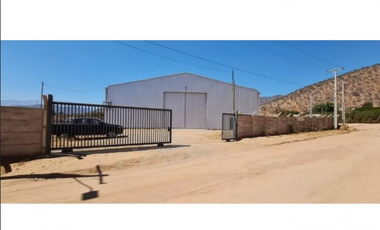 VENTA TERRENO INDUSTRIAL CON GALPÓN NUEVO - CURACAV