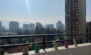 ¡Amplio y remodelado departamento en venta en Las Condes!