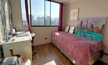 ¡Amplio y remodelado departamento en venta en Las Condes!