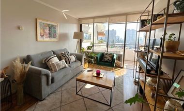¡Amplio y remodelado departamento en venta en Las Condes!