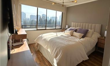 ¡Amplio y remodelado departamento en venta en Las Condes!