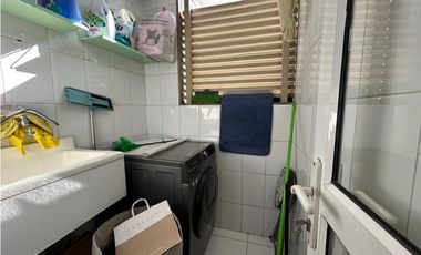 ¡Amplio y remodelado departamento en venta en Las Condes!