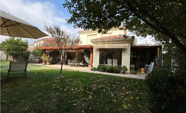 Casa estilo chilena en Chamisero, 4D+3B ¡Disponible junio 2025!
