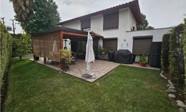 Venta de casa en  Condominio Exclusivo en La Reina