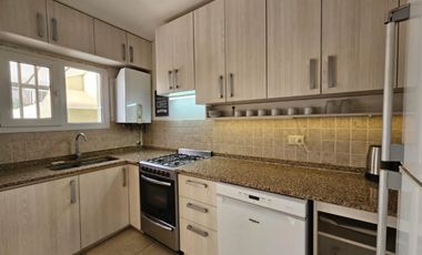 Neuquen. Alquiler Duplex amoblado 3 dormitorios (suite-vestidor) Barrio Rincon de Emilio