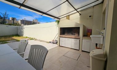 Neuquen. Alquiler Duplex amoblado 3 dormitorios (suite-vestidor) Barrio Rincon de Emilio