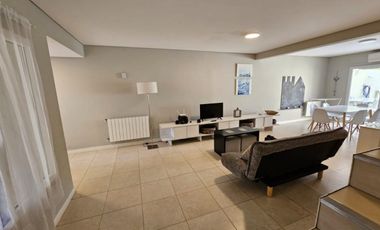 Neuquen. Alquiler Duplex amoblado 3 dormitorios (suite-vestidor) Barrio Rincon de Emilio