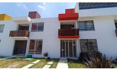 Se renta casa en Fracc. Los Cerezos (en Tulipanes) al sur de Pachuca