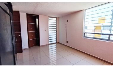 Se renta casa en Fracc. Los Cerezos (en Tulipanes) al sur de Pachuca