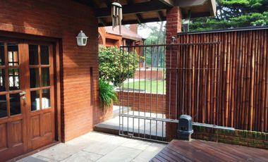 VALERIA DEL MAR - VENTA Importante Casa