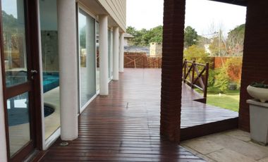 VALERIA DEL MAR - VENTA Importante Casa