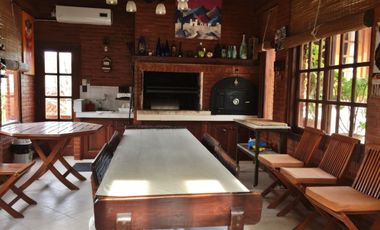 VALERIA DEL MAR - VENTA Importante Casa