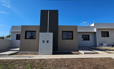 SE VENDE CASA A ESTRENAR ZONA M DAVID Y GARRIGO
