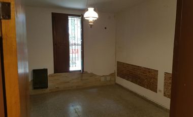 VENTA - CASA 3 HABITACIONES ZONA RACEDO Y PERON