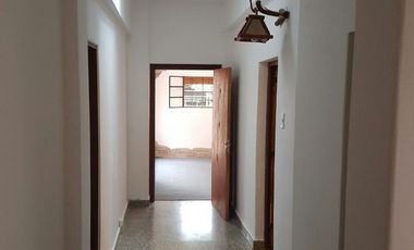 VENTA - CASA 3 HABITACIONES ZONA RACEDO Y PERON
