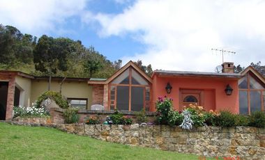 Venta de Casa con 12.800m2 en Vereda El Hato - La Calera, Cundinamarca