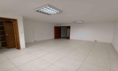 OFICINA EN ARRIENDO EN EL CENTRO/MANIZALES