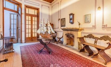 Casa 7 ambientes con jardín y garage en venta en Floresta