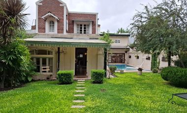 Hermosa casa en San Vicente con parque y pileta