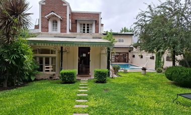 Hermosa casa en San Vicente con parque y pileta