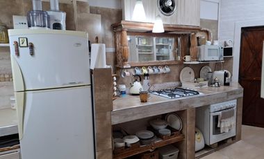 Hermosa casa en San Vicente con parque y pileta