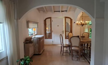 Hermosa casa en San Vicente con parque y pileta