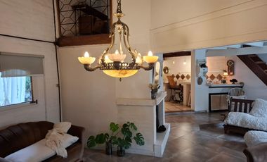 Hermosa casa en San Vicente con parque y pileta