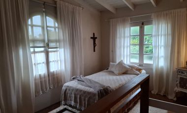 Hermosa casa en San Vicente con parque y pileta