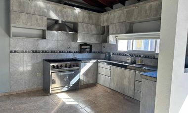 Casa en venta - 3 Dormitorios 2 Baños - Cochera - Mar del Tuyú