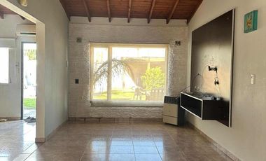 Casa en venta - 3 Dormitorios 2 Baños - Cochera - Mar del Tuyú