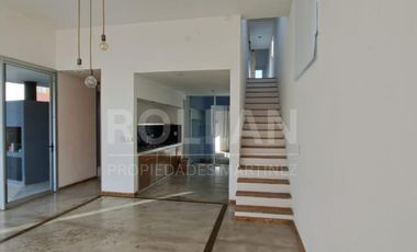 Casa en Alquiler Puertos del Lago Barrio Araucaria Escobar