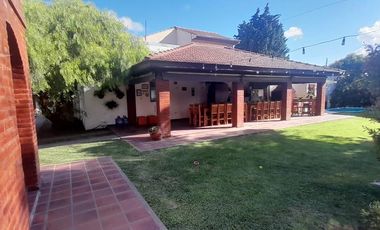 Casa con Pileta en Venta con pileta en Florencio Varela