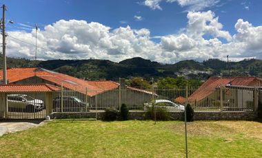 CASA EN VENTA CON AREA VERDE,CHALLUABAMBA, APANGORAS