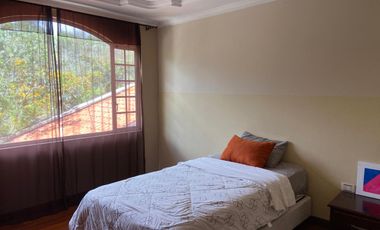 CASA EN VENTA CON AREA VERDE,CHALLUABAMBA, APANGORAS