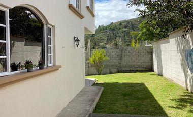 CASA EN VENTA CON AREA VERDE,CHALLUABAMBA, APANGORAS