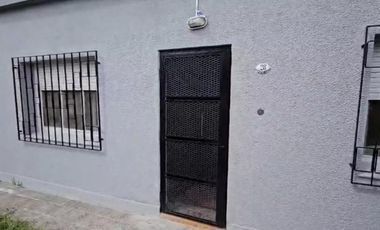 Casa en venta - 2 Dormitorios 1 Baño - Ezpeleta