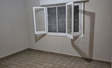 Casa en venta - 2 Dormitorios 1 Baño - Ezpeleta