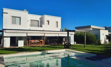 Mosquera y Gallastegui - Casa en San Rafael