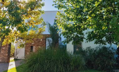 Mosquera y Gallastegui - Casa en San Rafael