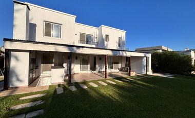 Mosquera y Gallastegui - Casa en San Rafael