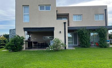 Venta Casa en San Sebastian Loma Verde Escobar